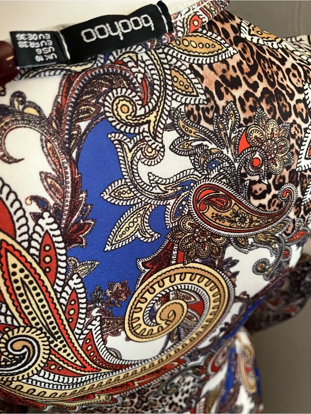 Boohoo Long Sleeve Paisley Wrap Dress in White, Red & Blue - Picture 4 of 5